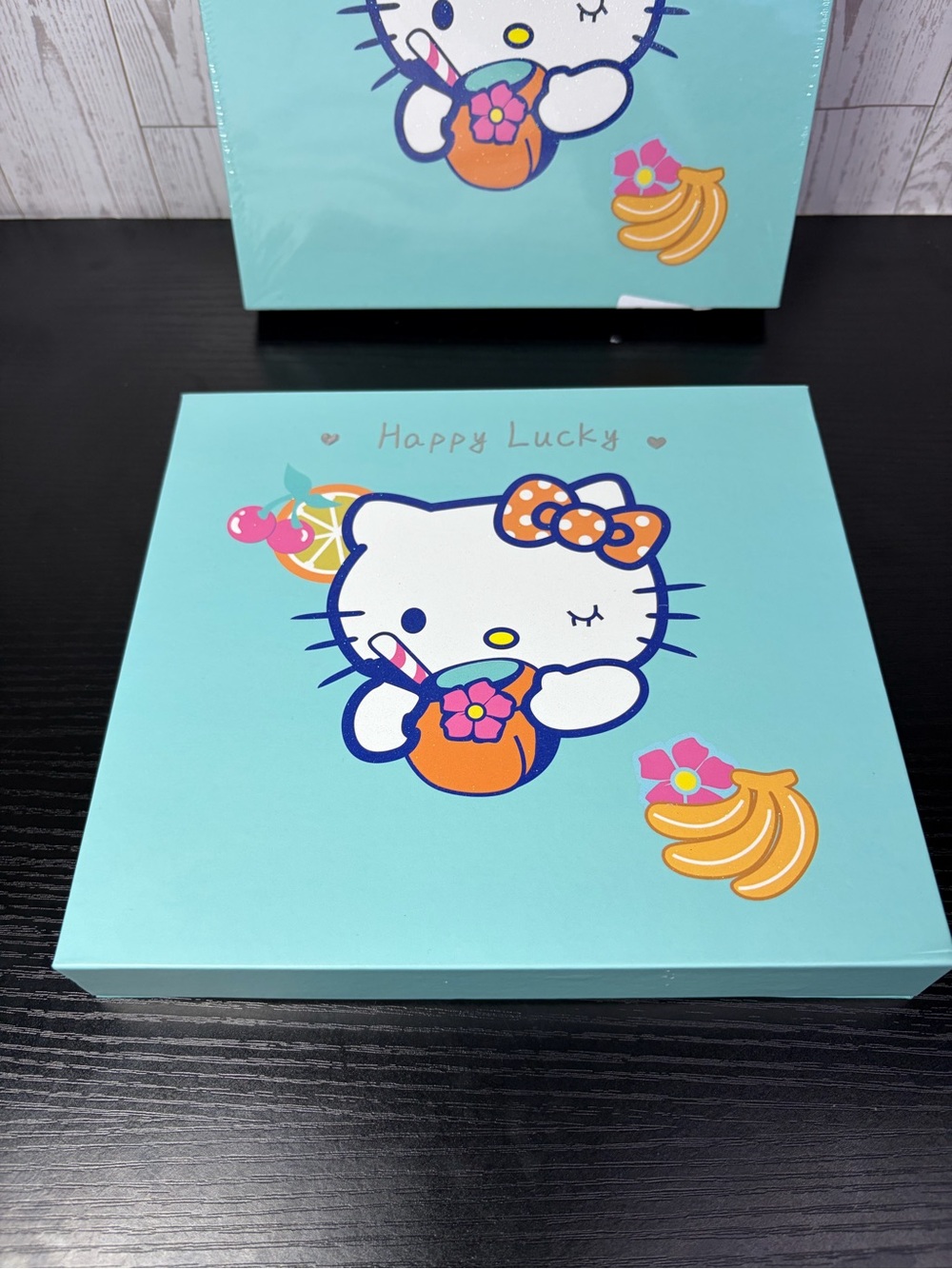 Hello Kitty Mint MakeUp Set - - Picture 2 of 10
